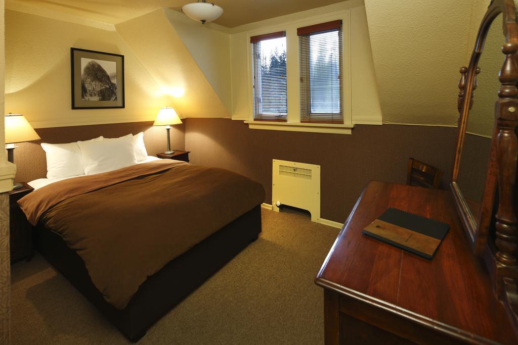 Deer Lodge Lake Louise Exterior foto